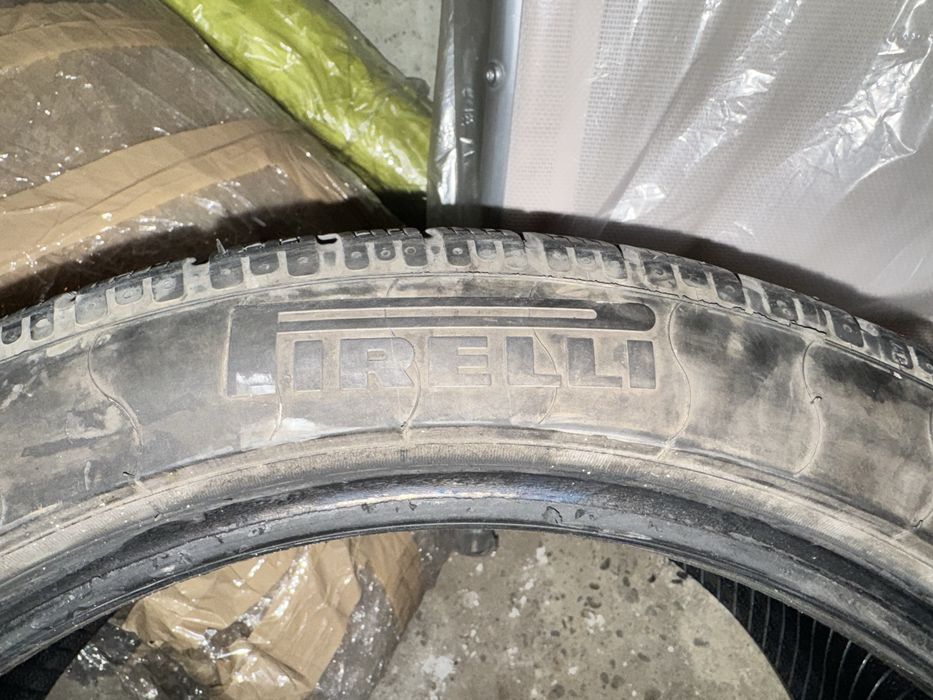 Vand cauciucicuri pirelli