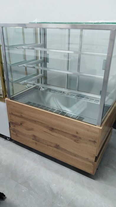 Витринный холодильник