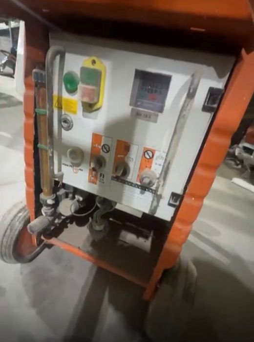 masina de aplicat glet mecanizat