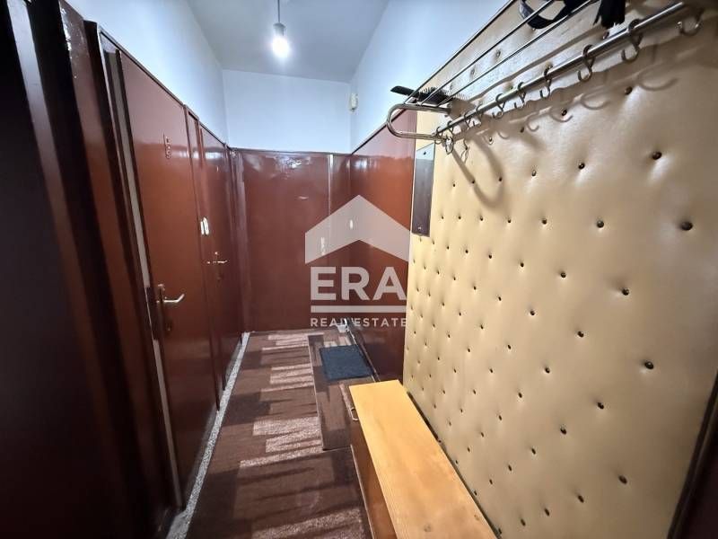 Двустаен панелен апартамент за продажба, район Младост II, Варна - снимка 8
