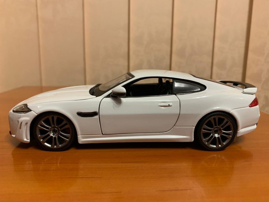 Macheta auto Jaguar XK-RS , Bburago ,1/24