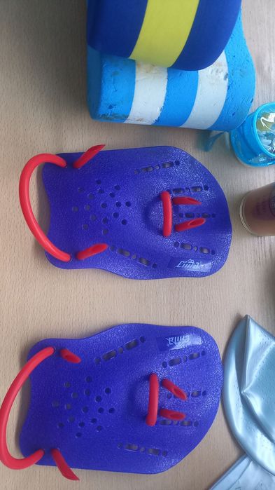 Плавательный балоны , нарукавники, лопатки для плавания