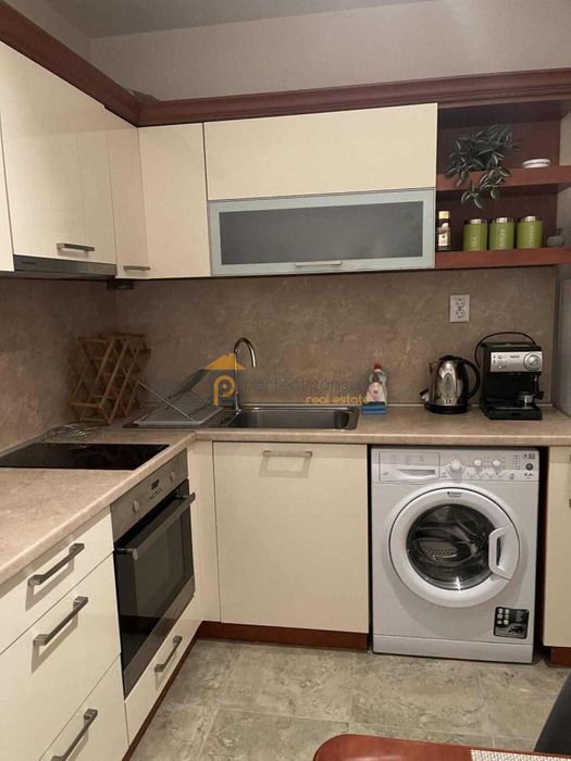 Продава се Тристаен апартамент в Пловдив, Център - 700 кв.м за 390 €/кв.м - Снимка #1