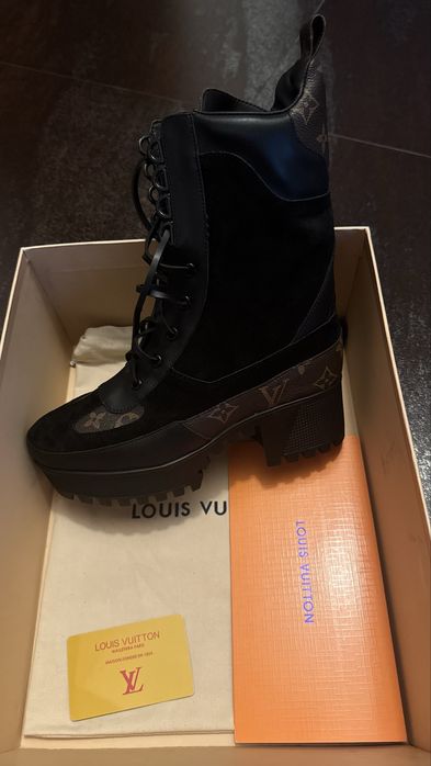 Vand ghete Louis Vuitton noi