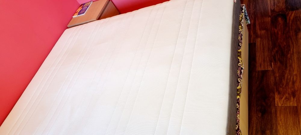 Продавам матрак с индив. пакет. пружини, много твърд, 160x200 см