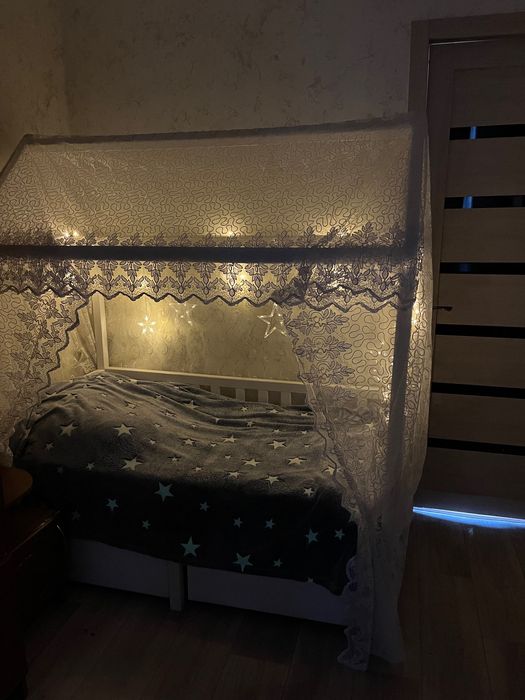 Срочно! Продам кровать домик!