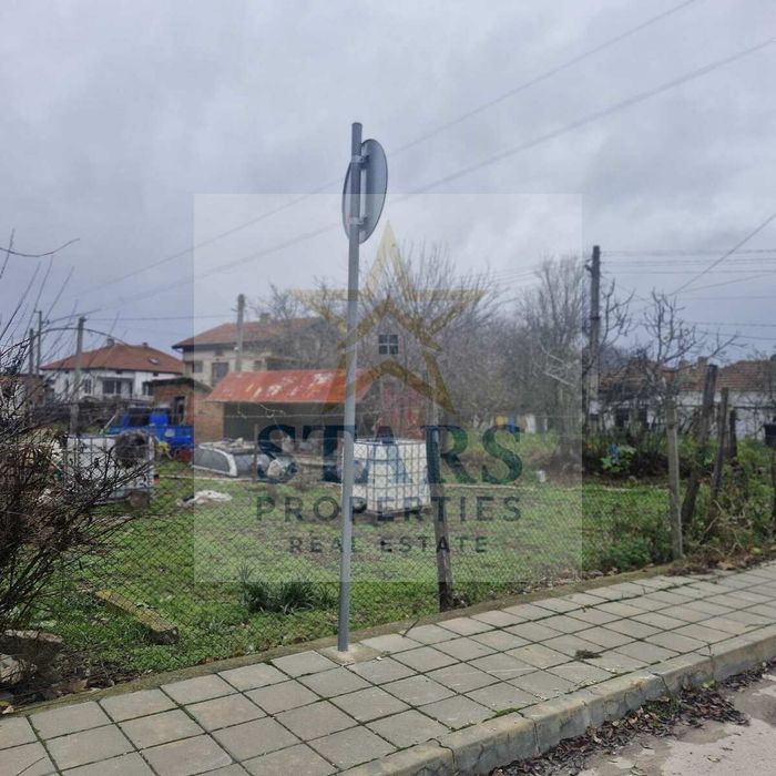 продава се къща в с.Старо Оряхово