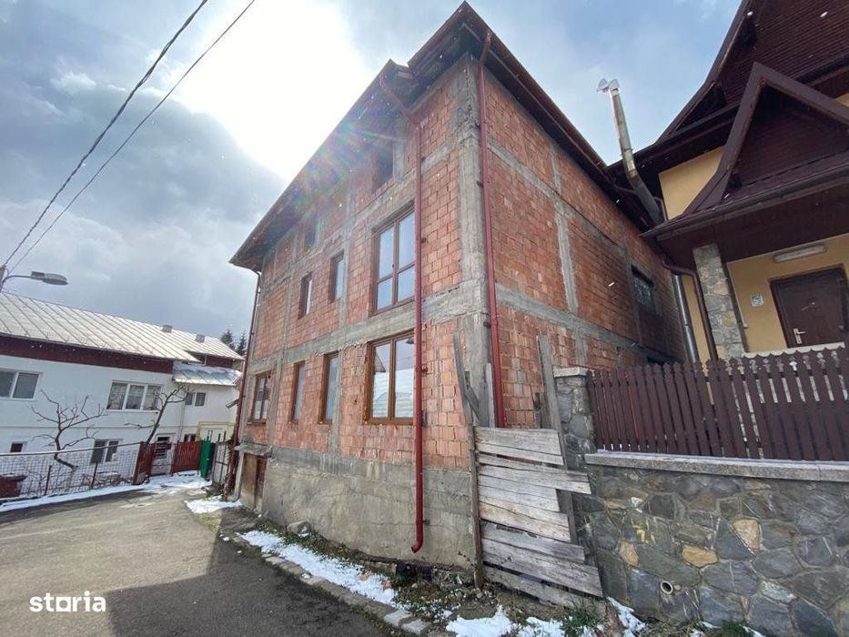 BUSTENI, VILA NEFINALIZATA 680 mp - Teren 400 MP - Strada Erou Stanica
