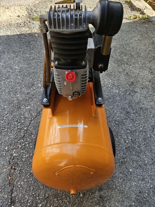 Компресор за въздух, бутален 90л