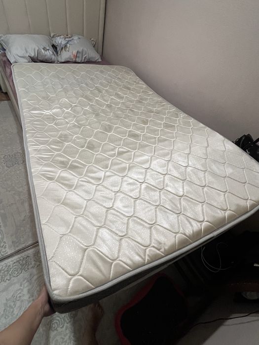Продам матрас пружинный