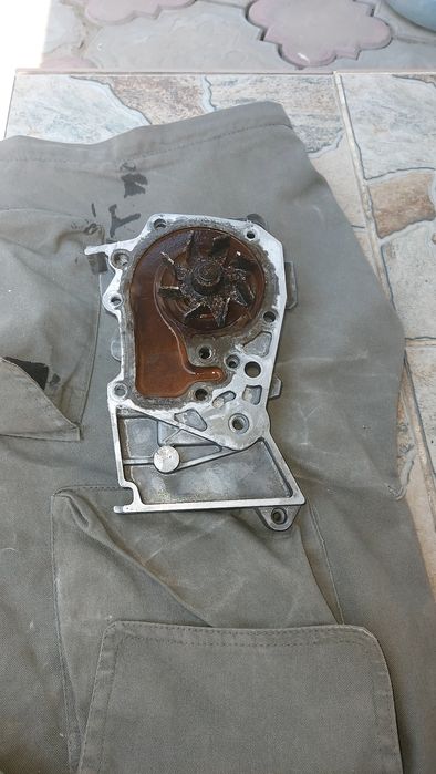 Продам помпу Лада ларгус!