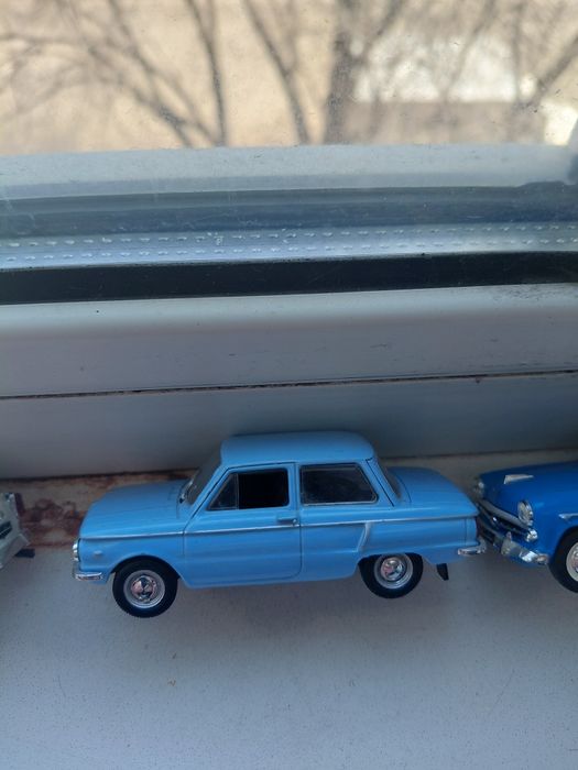 Продам сувенирные машинки