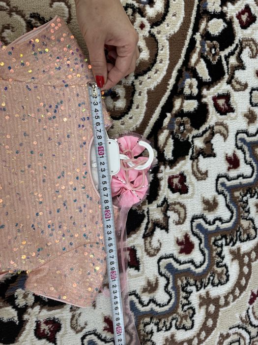 Продам паздничное платье для девочки