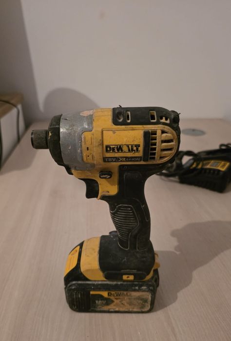 Filetante și impacturi DeWalt 18V