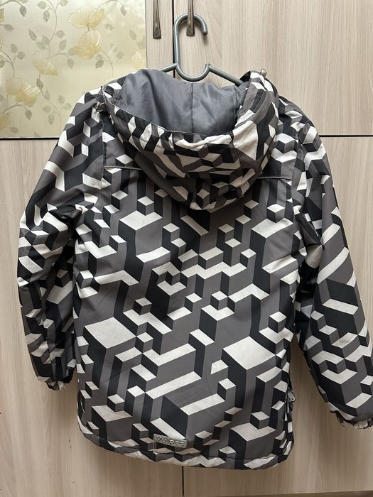 Продам куртку 152р