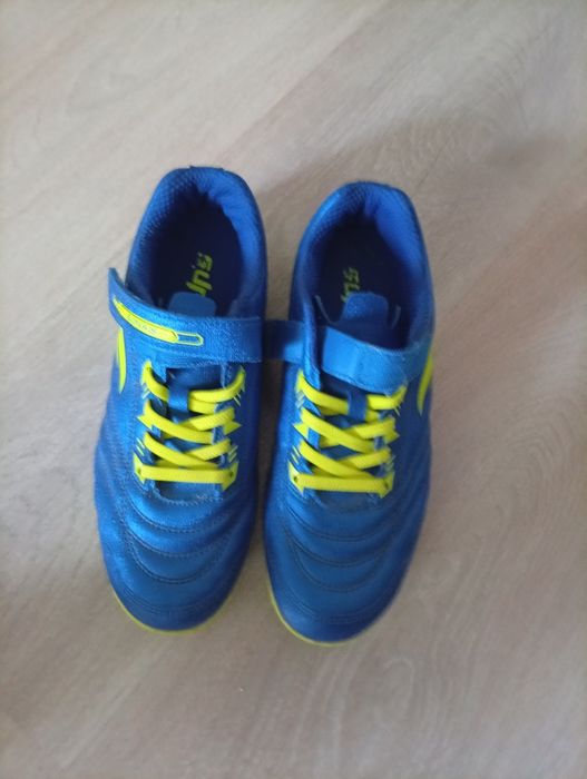 Футбольные бутсы