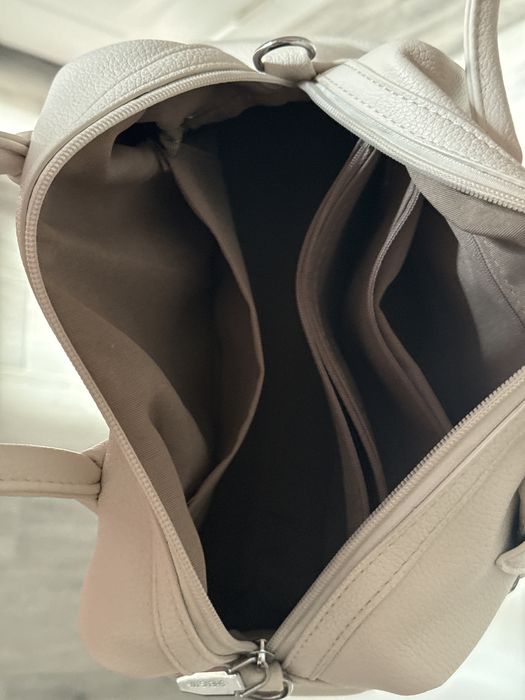 Сумка бочонок, вместительная.