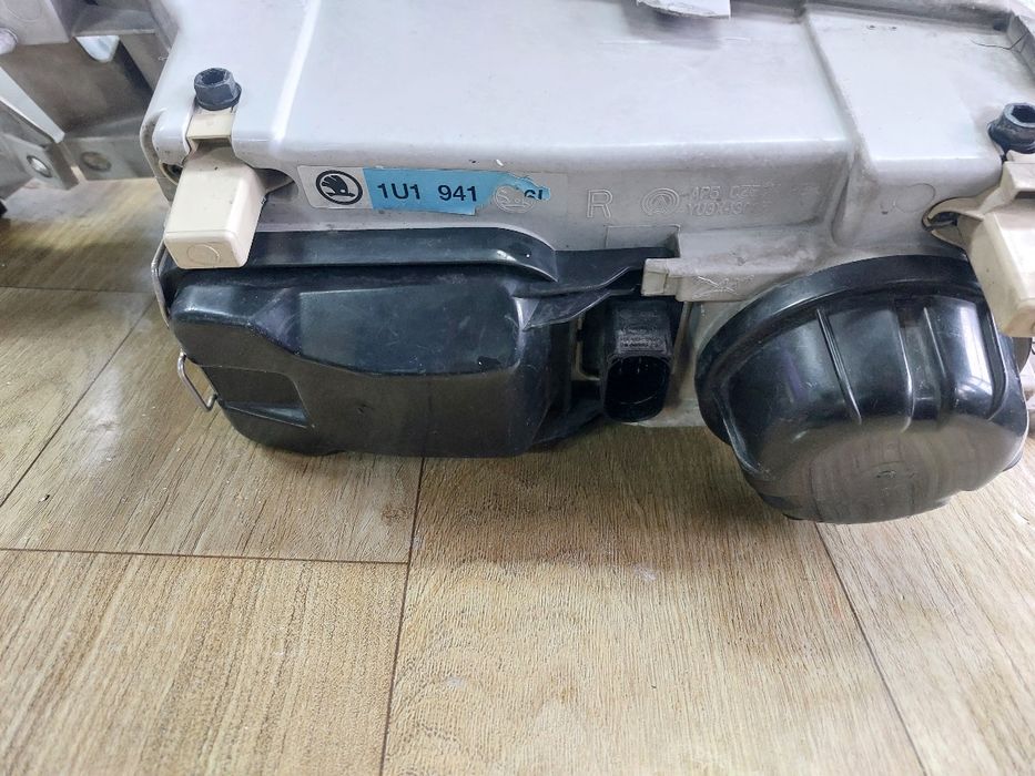 Фарове за Шкода Октавия 1 2003г