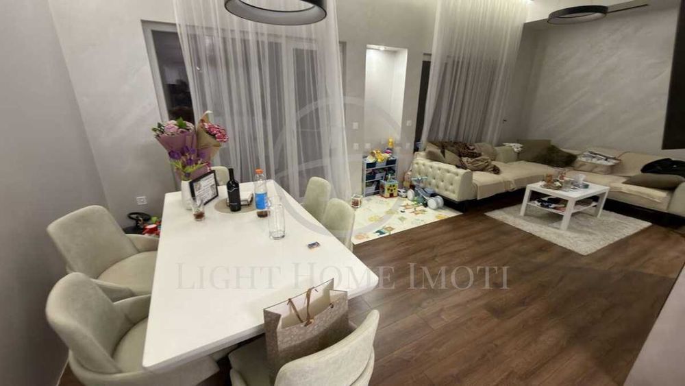 Реф. 3551 Къща в Града / Четири Спални / Гребна База