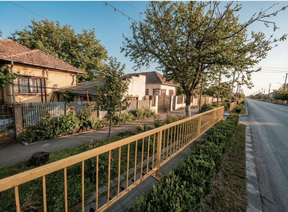 Casă bătrânească + Teren Podari (Strada Principală)