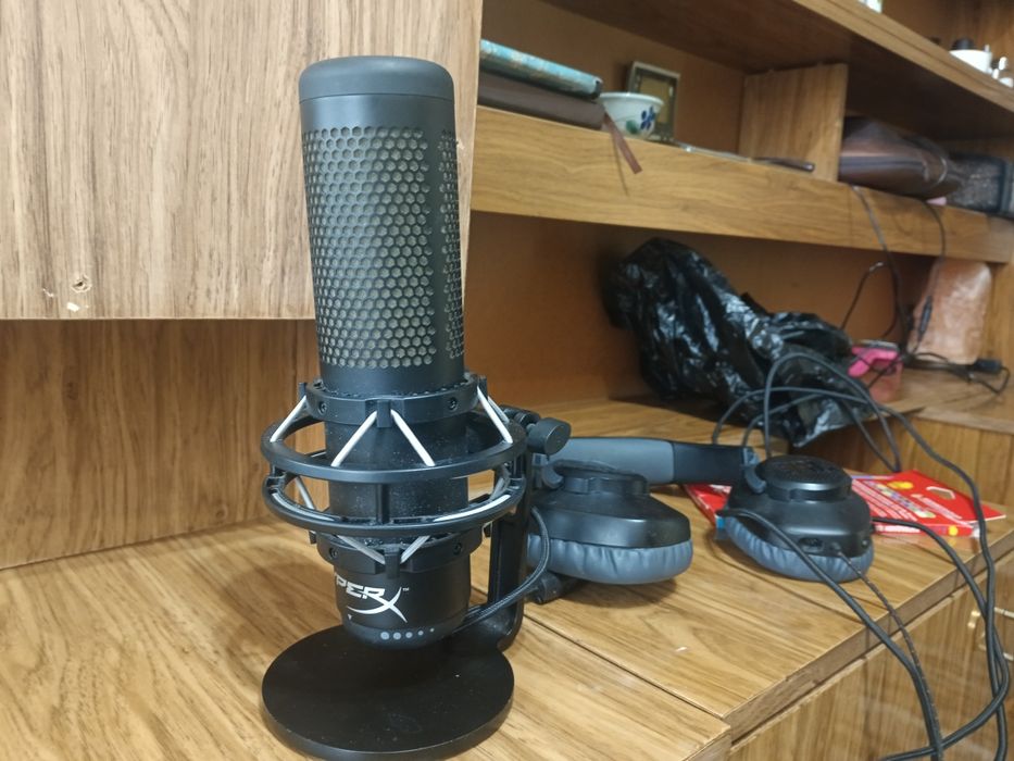 Продам HYPERX микрофон