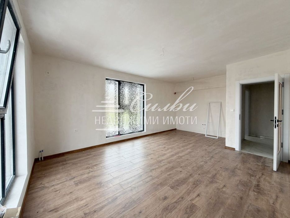 Продава се Тристаен апартамент в Шумен, Тракия - 84 кв.м за 699 €/кв.м - Снимка #1