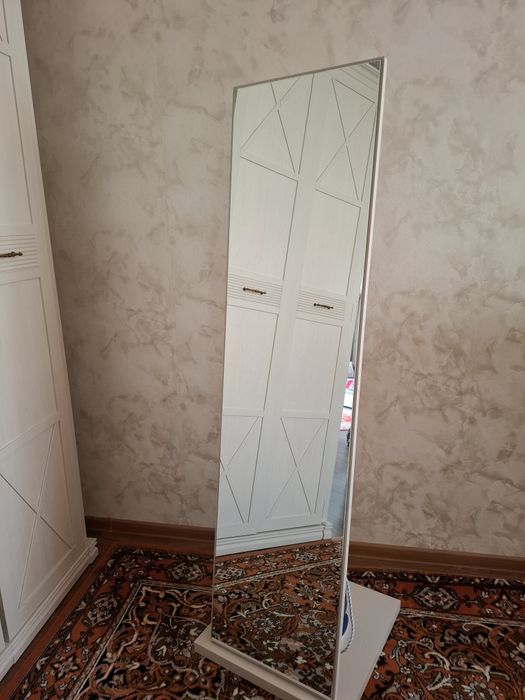 Продам напольное зеркало