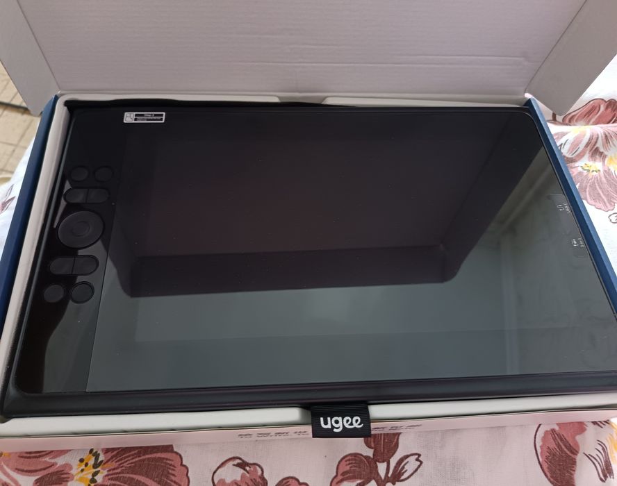 Графический планшет ugee 12 plus