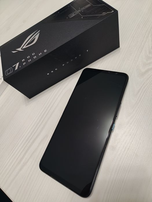 Telefon Gaming ROG Phone 7. 16 GB Ram, 512GB