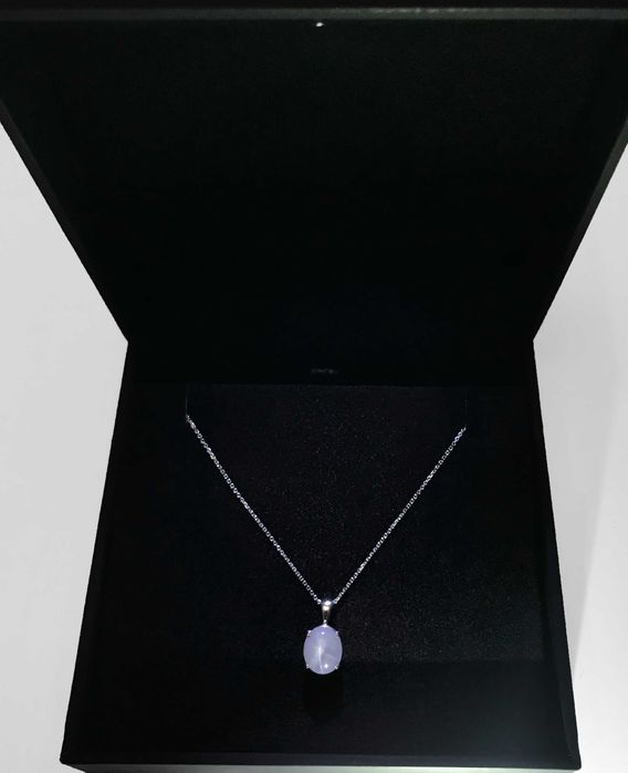 Медальон с естествен бял Сапфир и бяло злато