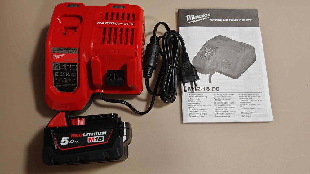 Set de acumulatori Milwaukee 18V + Incarcator rapid m18 HNRG-552