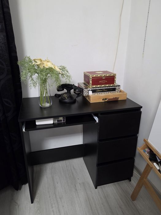Birou cu sertare stare impecabila