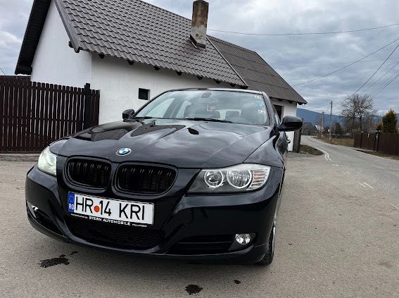 Eladó BMW e91 318i 2010