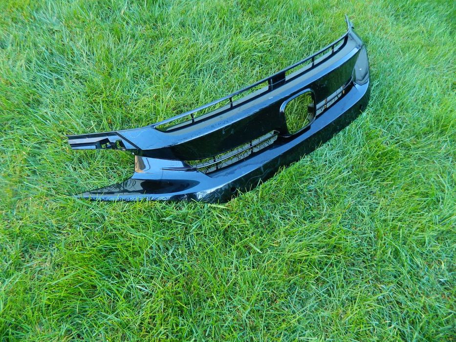 Grila centrala Honda Civic model 2016-2019 cod 71121-TGG-A0XX-M1