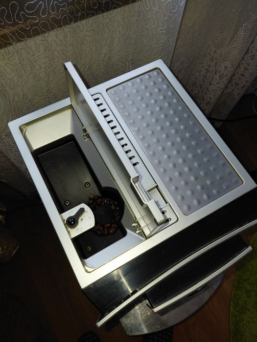 Автоматична кафе машина De'LonghiPerfecta