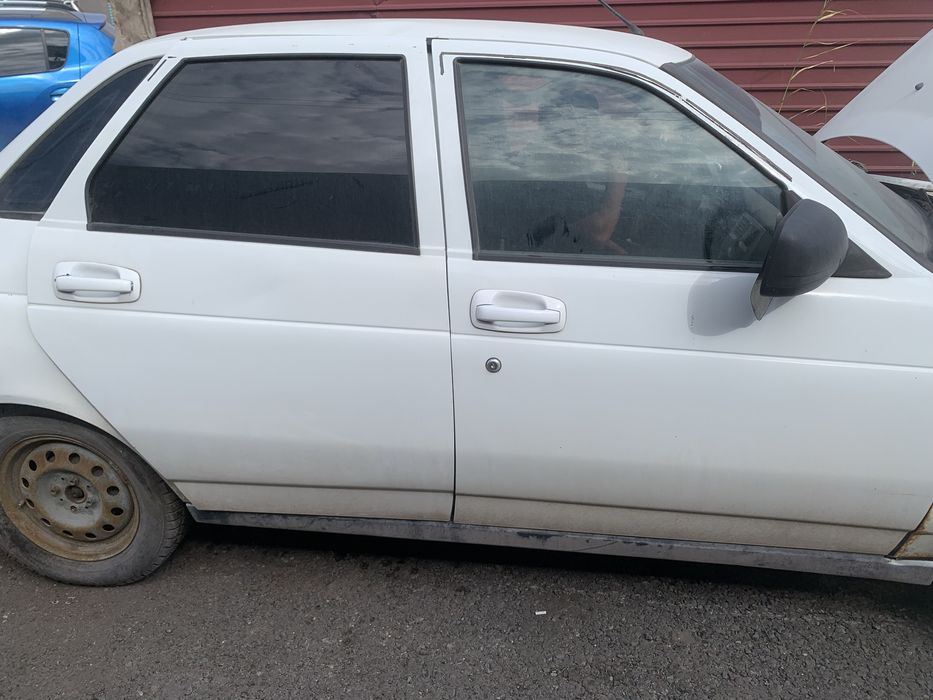 Приора белый 2013 год