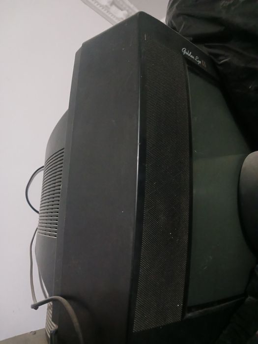 Телевизор сотилади холати ишлаши зур