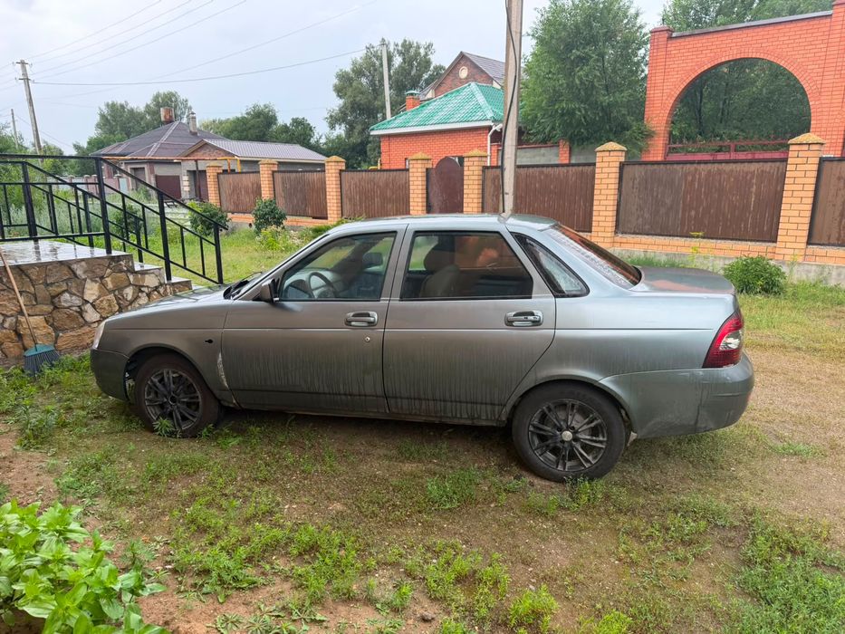 Продам Приору 2011 года