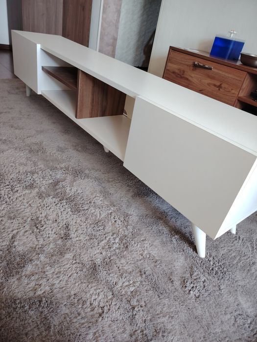 Comoda albă dormitor