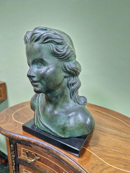 Уникален антикварен авторски френски керамичен бюст