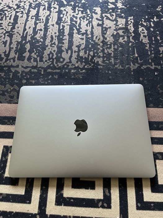MacBook Air M1 8/256GB