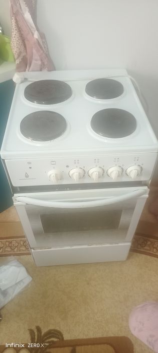 Продам электро плиту