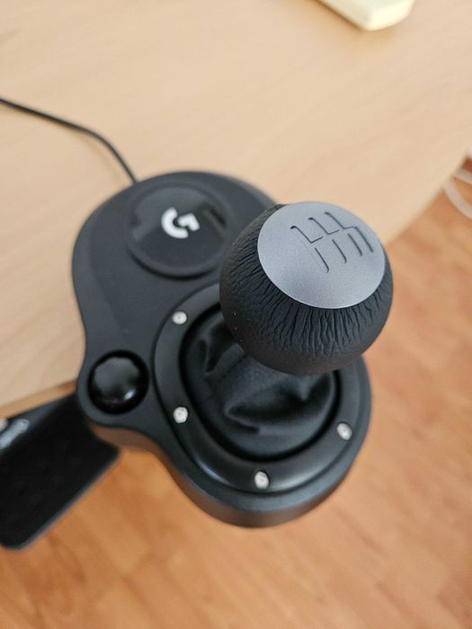 xbox one x + logitech g920 + logitech shifter