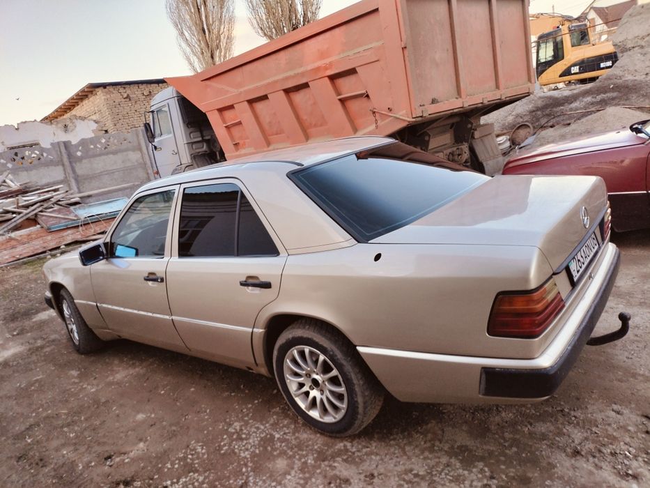 Мерс 200 жыл 1990