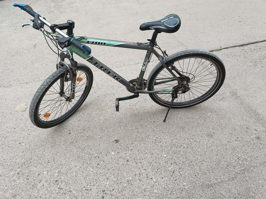 Vind 2 biciclete cu roti de 26