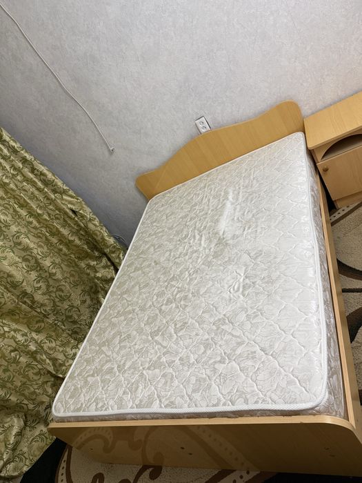 Спальный комплект: кровать, 2 тумбы, трюмо с зеркалом