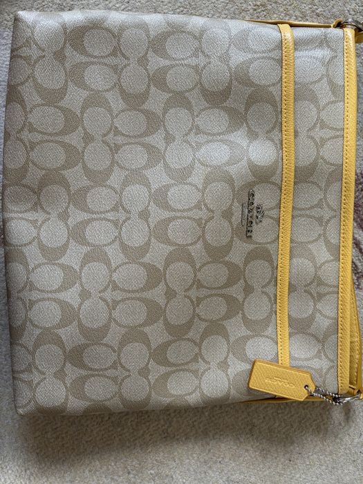 Дамска чанта Coach