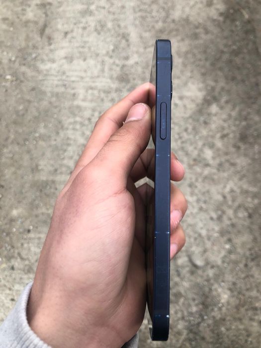 Iphone 12 este prefect functional