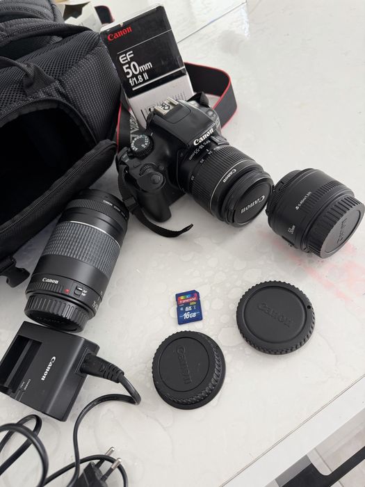 CANON EOS 1100D зеркальная камера
