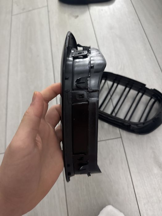 Grile pentru bmw seria 3 E46 culoare gloss black COUPE/CABRIO